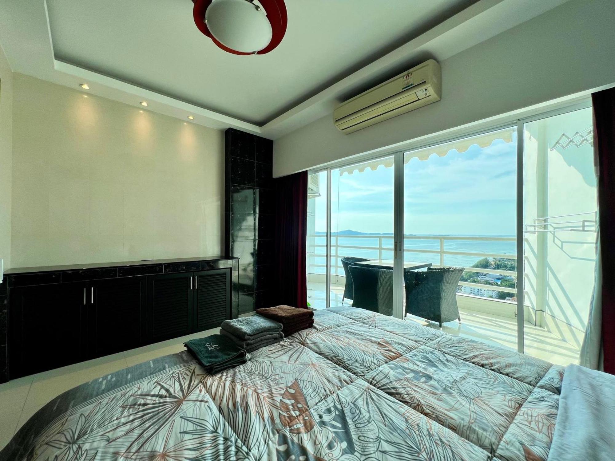 Apartamento Viewtalay Beachfront By Nd Pattaya Exterior foto